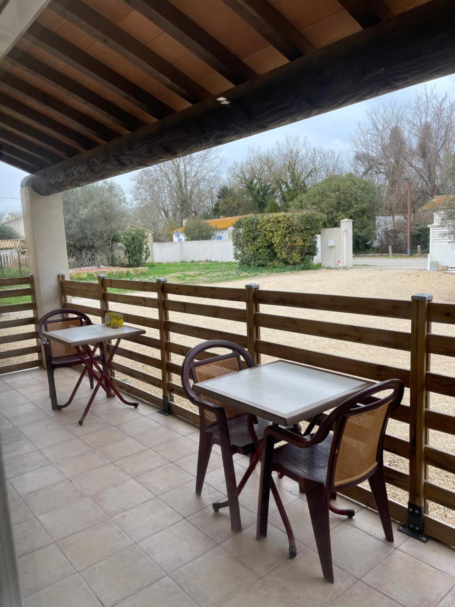 Studio 40M2 Avec Terrasse Le Mas De Lauriane Saintes-Maries-de-la-Mer Exterior foto