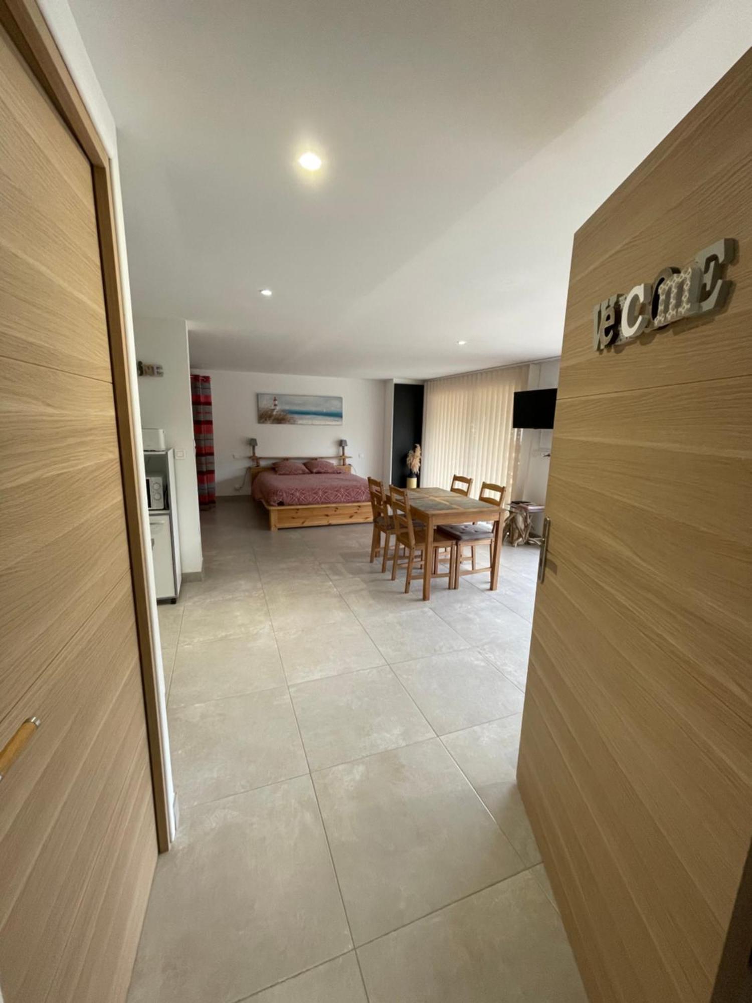 Studio 40M2 Avec Terrasse Le Mas De Lauriane Saintes-Maries-de-la-Mer Exterior foto